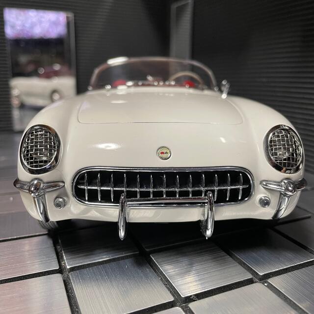 絶版未展示品オートアート1/18シボレーコルベット 1953POLO WHITE