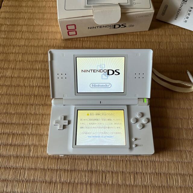 ニンテンドーDS(ニンテンドーDS)のNintendo DS ニンテンド-DS LITE クリスタルホワイト 本体 エンタメ/ホビーのゲームソフト/ゲーム機本体(携帯用ゲーム機本体)の商品写真