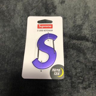 シュプリーム(Supreme)の専用Supreme Nite Ize S Logo Keychain  (キーホルダー)