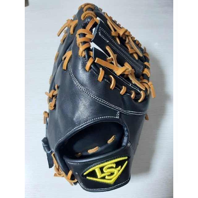 未使用 ファーストミット 硬式 一般 黒色 Louisville Slugger