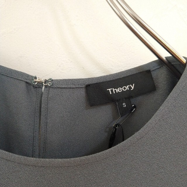 theory(セオリー)の◎新品 Theory SHALLOW GGT CONTINUOUS SHELL レディースのトップス(シャツ/ブラウス(半袖/袖なし))の商品写真