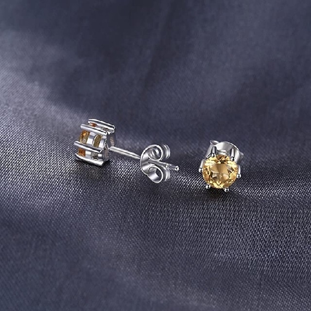 天然シトリン 0.9ct　VVSクラリティ一粒ピアス5㎜サイズ　プラチナ仕上げ レディースのアクセサリー(ピアス)の商品写真