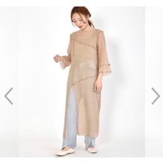 ダブルクローゼット(w closet)のダブルクローゼット　新品未使用　スリット入りワンピース　メローワンピース(ロングワンピース/マキシワンピース)