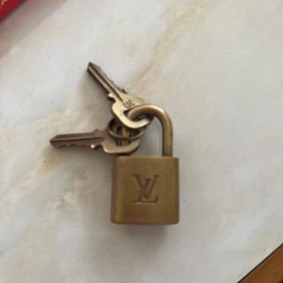 ヴィトン(LOUIS VUITTON) カラビナの通販 63点 | ルイヴィトンを買う ...