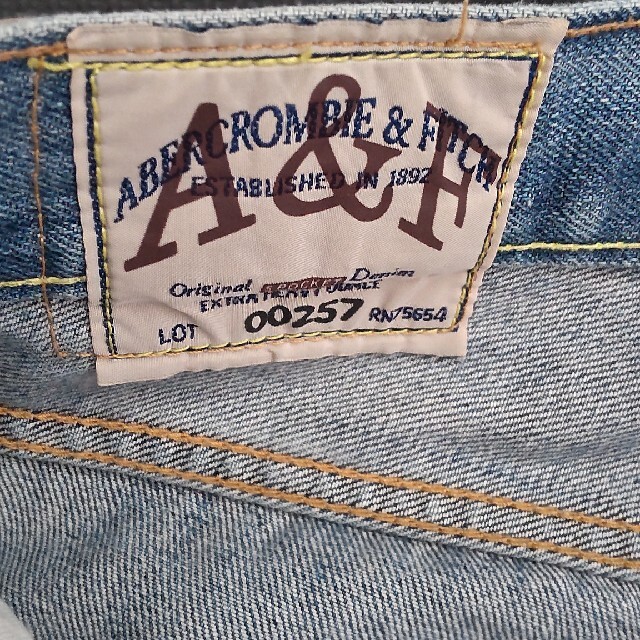 Abercrombie&Fitch(アバクロンビーアンドフィッチ)のアバクロ デニム メンズのパンツ(デニム/ジーンズ)の商品写真