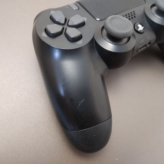 PlayStation4(プレイステーション4)の安心の整備済み！◆PS4コントローラー DUALSHOCK4◆中古◆93 エンタメ/ホビーのゲームソフト/ゲーム機本体(その他)の商品写真