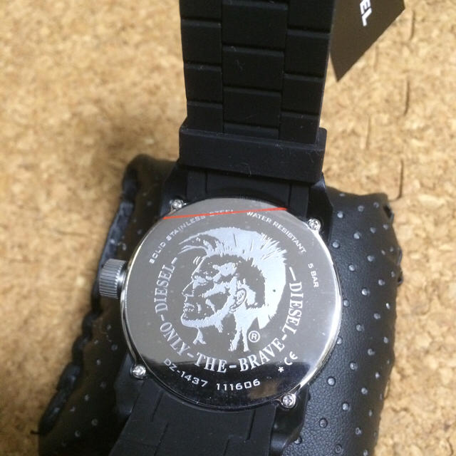 DIESEL(ディーゼル)の【ラッピング可能&新品】DIESEL ユニセックス 腕時計 DZ1437 メンズの時計(腕時計(アナログ))の商品写真