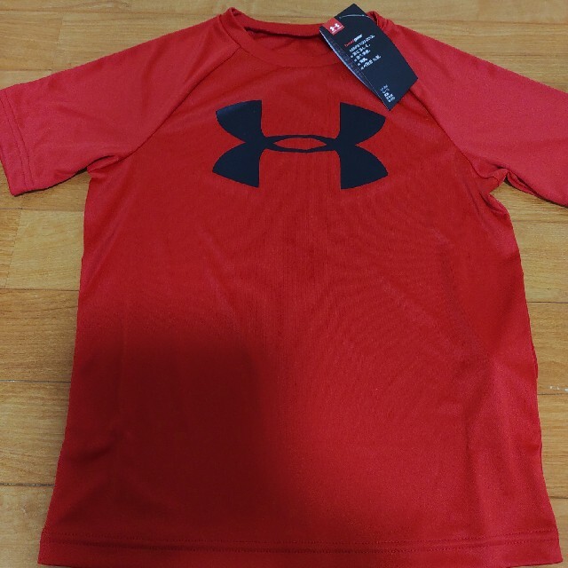 UNDER ARMOUR(アンダーアーマー)のアンダーアーマー キッズ/ベビー/マタニティのキッズ服男の子用(90cm~)(Tシャツ/カットソー)の商品写真