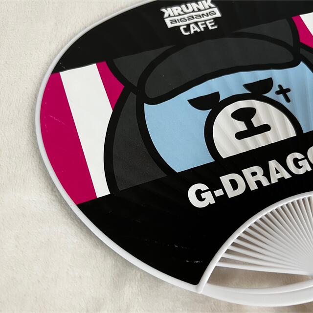 BIGBANG(ビッグバン)のBIGBANG KRUNKカフェ G-DRAGON ミニうちわ ランダム エンタメ/ホビーのタレントグッズ(アイドルグッズ)の商品写真