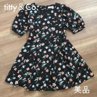 ティティアンドコー(titty&co)の【送料込】titty ティティアンドコー ワンピース 美品 夏 黒 花(ミニワンピース)