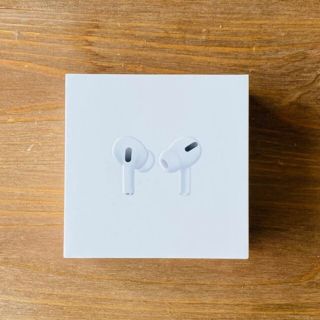 アップル(Apple)の【正規品・新品未使用】Apple AirPods Pro エアポッズ プロ 本体(ストラップ/イヤホンジャック)