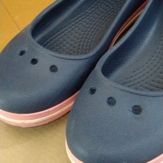 crocs(クロックス)のcrocs　パンプス　J3　クロックス キッズ/ベビー/マタニティのキッズ靴/シューズ(15cm~)(サンダル)の商品写真