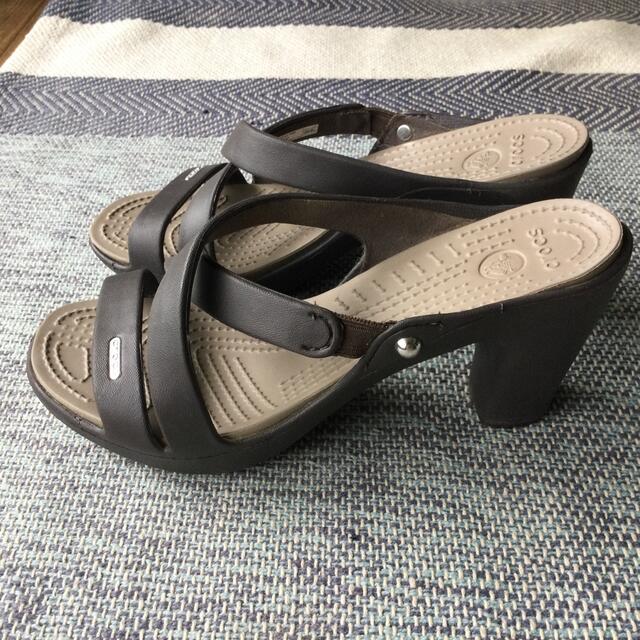 即発送可能】クロックス サンダル サイプラス W8 crocs ヒールサンダル