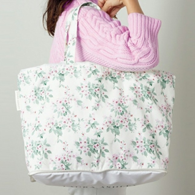 LAURA ASHLEY(ローラアシュレイ)のローラ アシュレイ　レジかごトートバッグ レディースのバッグ(トートバッグ)の商品写真