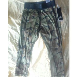 アディダス(adidas)のCAMO 3/4 TIGHTS(レギンス/スパッツ)