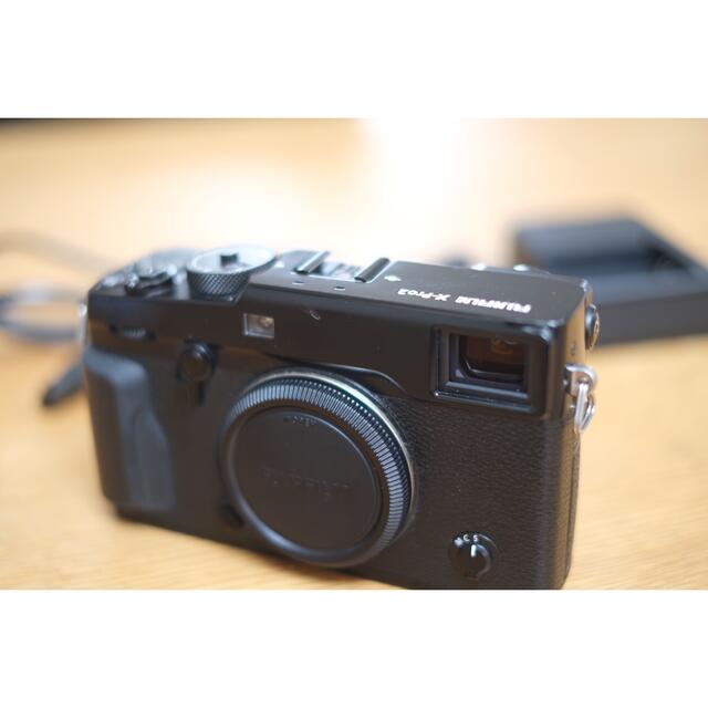 富士フイルム(フジフイルム)のFUJIFILM x-pro2 ボディ　ブラック スマホ/家電/カメラのカメラ(ミラーレス一眼)の商品写真