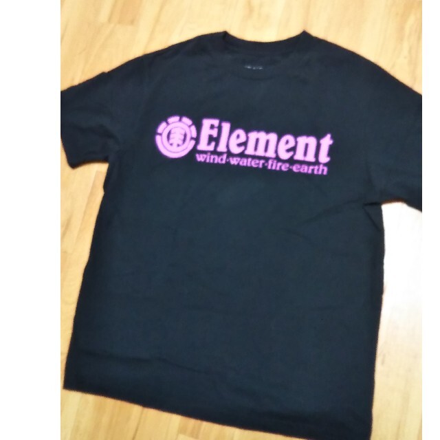 ELEMENT(エレメント)のELEMENTエレメント スケーターサーファースタイルデカロゴピンクTシャツ メンズのトップス(Tシャツ/カットソー(半袖/袖なし))の商品写真