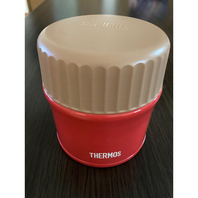 THERMOS(サーモス)のTHERMOS  サーモス フードコンテナ スープマグ 赤　JBI-272 インテリア/住まい/日用品のキッチン/食器(弁当用品)の商品写真