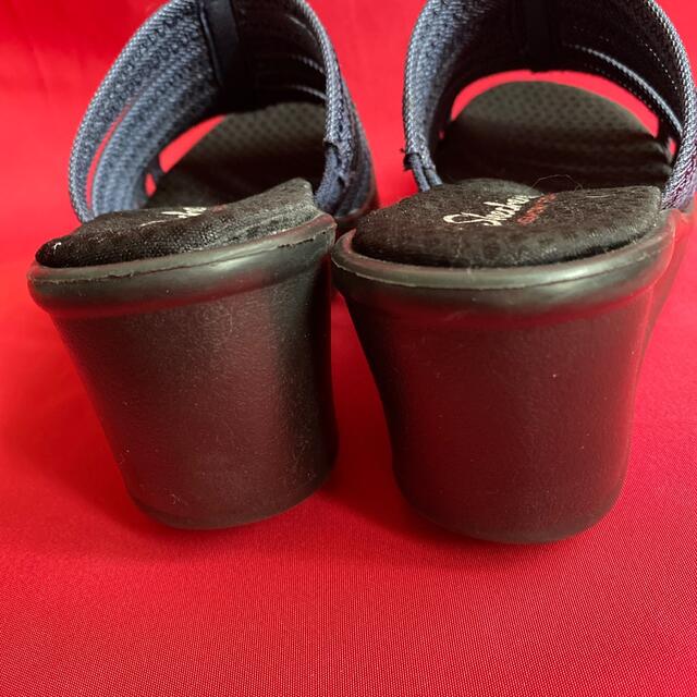 SKECHERS(スケッチャーズ)のスケッチャーズ　ネイビーサンダル レディースの靴/シューズ(サンダル)の商品写真