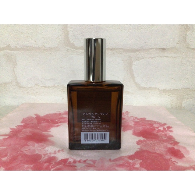 AUX PARADIS(オゥパラディ)のAUX PARADIS フルール オードパルファム　Fleur 30ml コスメ/美容の香水(香水(女性用))の商品写真
