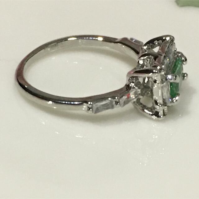 スクエアカット　エメラルドリング レディースのアクセサリー(リング(指輪))の商品写真