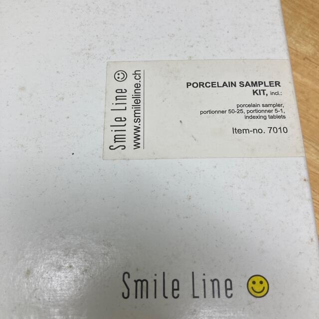 歯科　歯科技工　ポーセレンサンプラーセット　スマイルライン