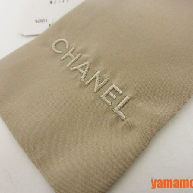 CHANEL(シャネル)のCＨANEL シャネル ボウタイ ネクタイ シルク 100% ベージュ 美品 メンズのファッション小物(ネクタイ)の商品写真