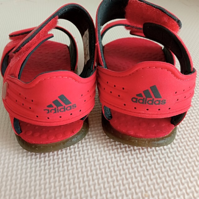 adidas(アディダス)のサンダル　15　サンダル　16 キッズ/ベビー/マタニティのキッズ靴/シューズ(15cm~)(サンダル)の商品写真