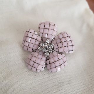 フォクシー(FOXEY) ピンク ブローチ/コサージュの通販 34点 フォクシー(FOXEY) ピンク ブローチ/コサージュの通販 34点