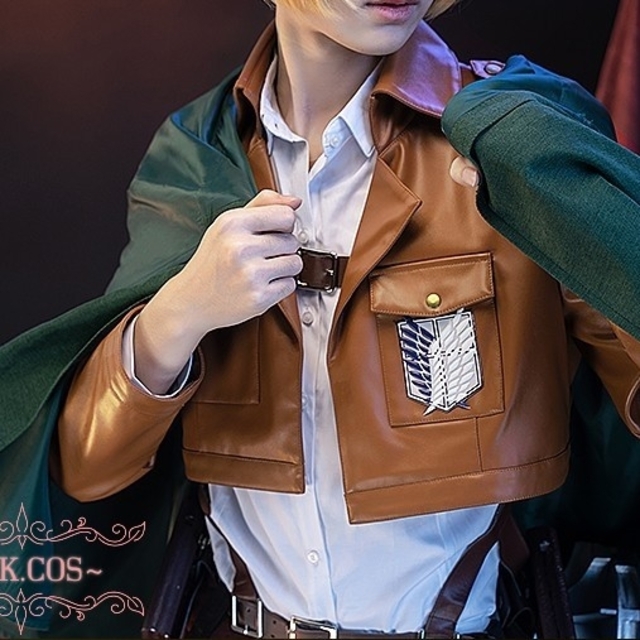 R⑦7 進撃の巨人 アルミン アルレルト コスプレ マント 武器 R⑦7 進撃の巨人 アルミン アルレルト コスプレ マント 武器