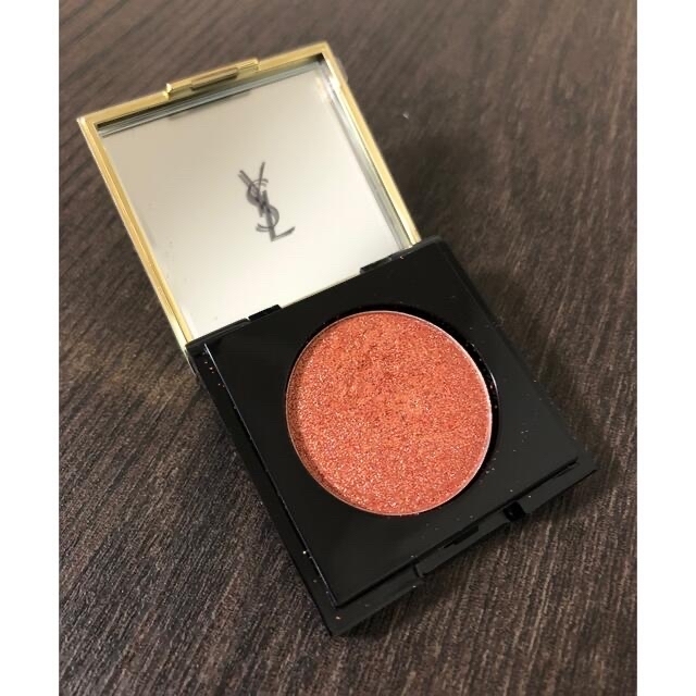 Yves Saint Laurent Beaute(イヴサンローランボーテ)のイブ・サンローラン  YSL  シークインクラッシュ　6  アイシャドー コスメ/美容のベースメイク/化粧品(アイシャドウ)の商品写真