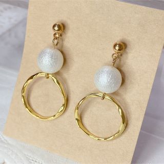 No.59 コットンパール＆ツイスターリング ハンドメイド ピアス(ピアス)