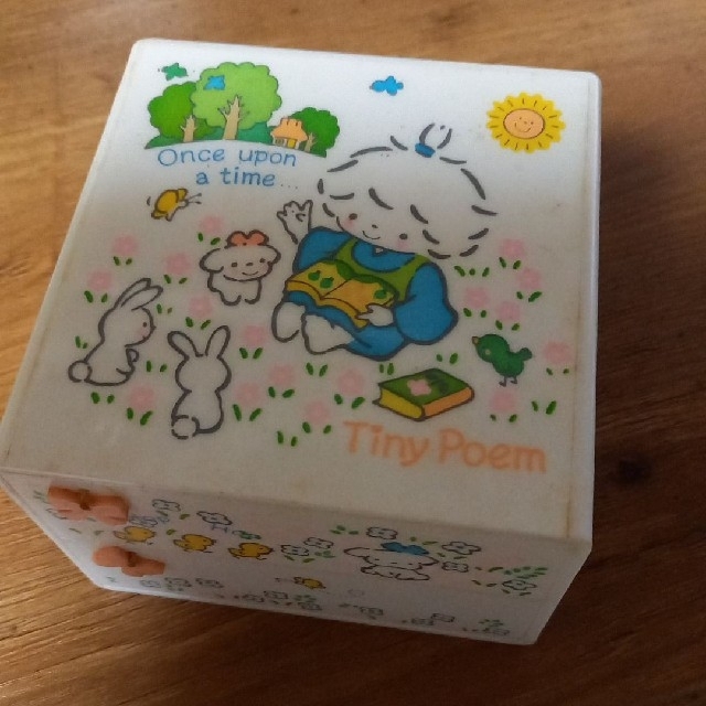 暖色系 サンリオ♡タイニーポエム プラチェスト - crumiller.com