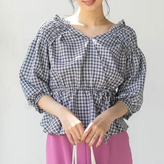 《新品未使用・完売品》購入価格5000円 大人かわいい♪ペプラムチェックブラウス(シャツ/ブラウス(長袖/七分))