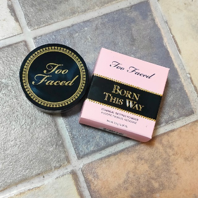 Too Faced(トゥフェイス)の【Too Faced/トゥー フェイスド】ボーン ディス ウェイ エセリアル セ コスメ/美容のベースメイク/化粧品(フェイスパウダー)の商品写真