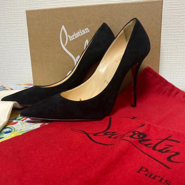 Christian Louboutin(クリスチャンルブタン)のクリスチャン　ルブタン　パンプス黒　美品！ レディースの靴/シューズ(ハイヒール/パンプス)の商品写真