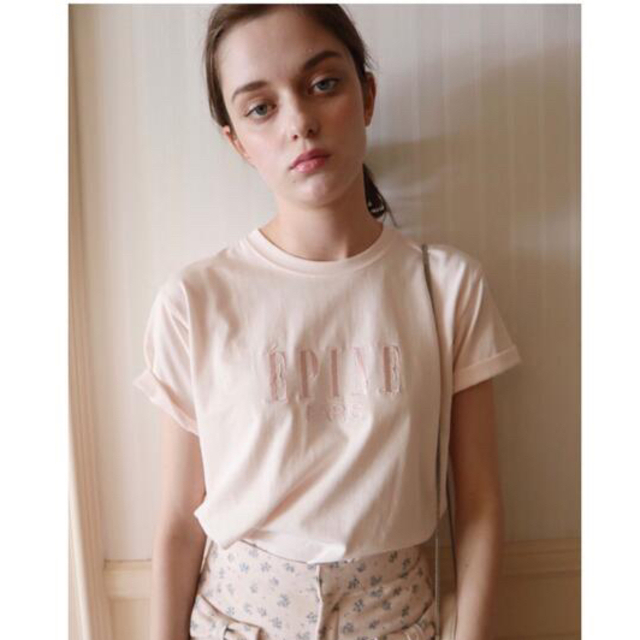 épine(エピヌ)のÉPINE PARIS embroidery tee baby pink レディースのトップス(Tシャツ(半袖/袖なし))の商品写真