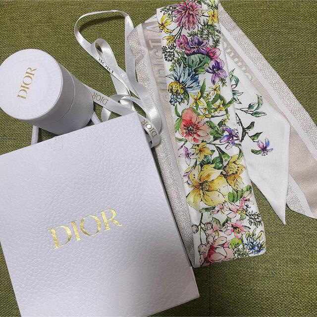 Christian Dior(クリスチャンディオール)のディオール Christian Dior  D-FLORAL ミッツァ スカーフ レディースのファッション小物(バンダナ/スカーフ)の商品写真