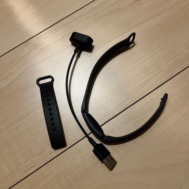 Fitbit inspire(専用) スポーツ/アウトドアのトレーニング/エクササイズ(トレーニング用品)の商品写真