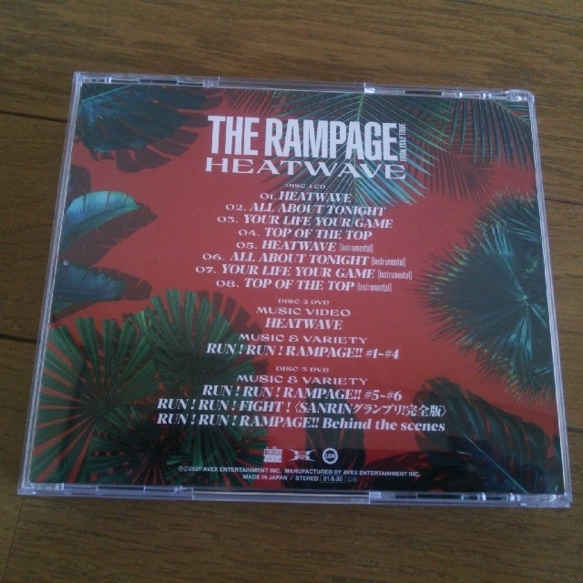 THE RAMPAGE(ザランページ)のTHE RAMPAGE『HEATWAVE』CD＆DVDセット エンタメ/ホビーのCD(ポップス/ロック(邦楽))の商品写真