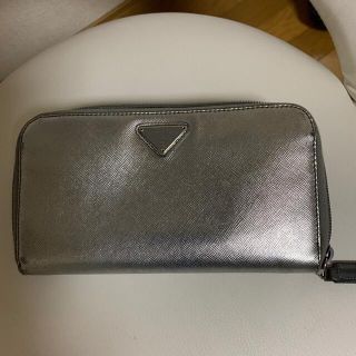 プラダ(PRADA)のプラダ　シルバー長財布☆☆★(長財布)