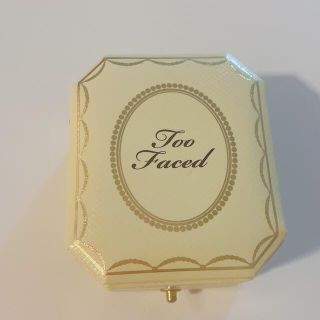 トゥフェイス(Too Faced)のtoofacedダイヤモンドライトマルチユースハイライターカナリーダイヤモンド(フェイスカラー)