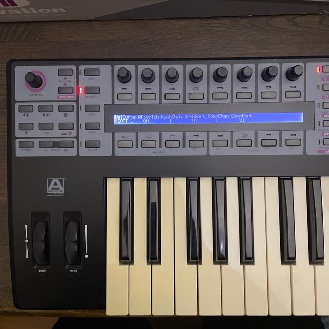 novation ReMOTE 25SL COMPACT MIDIコントローラー