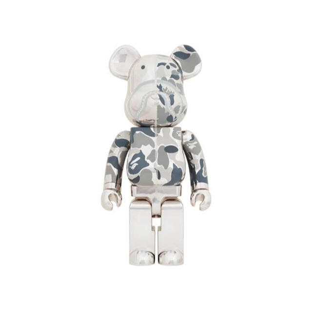 BE@RBRICK(ベアブリック)のBearbrick BAPE(R)CAMO SHARK 1000％ SILVER ハンドメイドのおもちゃ(フィギュア)の商品写真