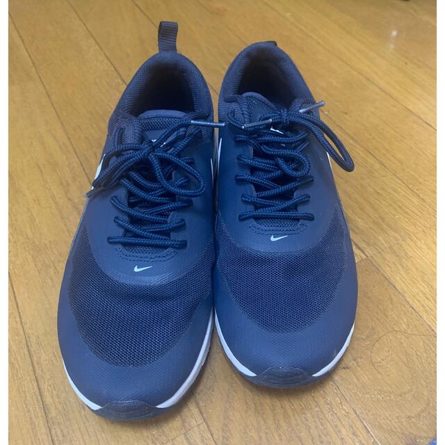 NIKE(ナイキ)の美品　NIKE スニーカー　ネイビー　24センチ レディースの靴/シューズ(スニーカー)の商品写真