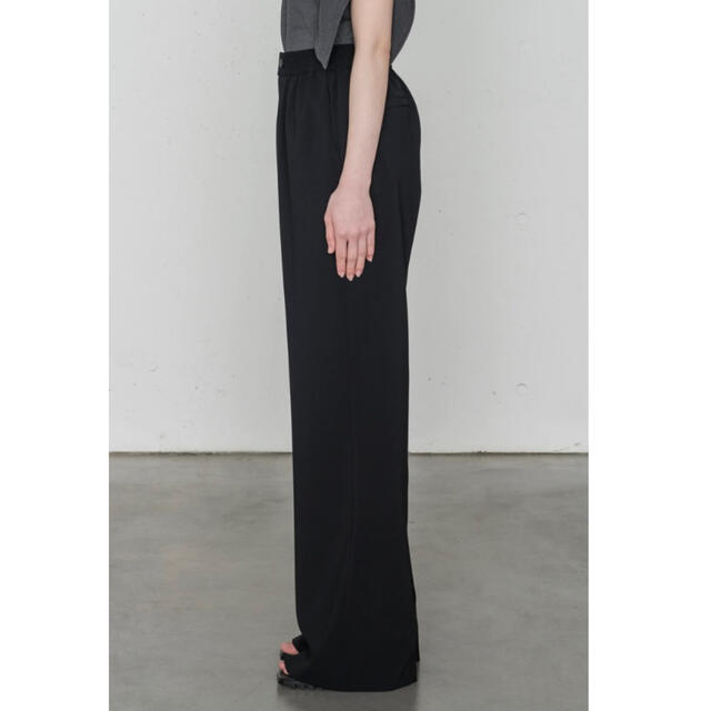 HYKE(ハイク)のHYKE ハイク/STRETCH WIDE LEG PANTS/黒　サイズ２ レディースのパンツ(カジュアルパンツ)の商品写真