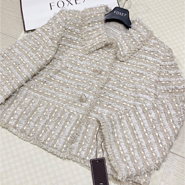 FOXEY(フォクシー)の新品¥180,400タグ付き FOXEY ツイードジャケット size42 レディースのジャケット/アウター(テーラードジャケット)の商品写真