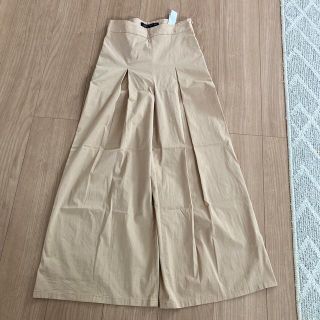 ザラ(ZARA)のタック入りワイドパンツ(カジュアルパンツ)