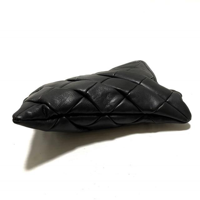 ケンジイケダ クラッチバッグ - 黒 レザー レディースのバッグ(クラッチバッグ)の商品写真