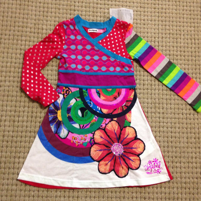 DESIGUAL(デシグアル)のDesigualキッズワンピース4歳 キッズ/ベビー/マタニティのキッズ服女の子用(90cm~)(ワンピース)の商品写真